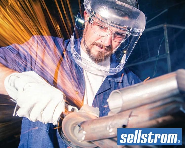 Visière de protection Sellstrom conçue pour protéger contre les éclats et débris dans des environnements de travail dangereux.